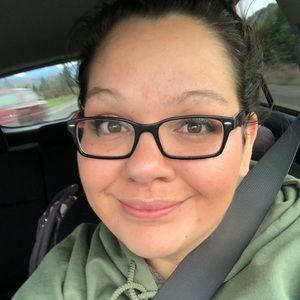 Meet your Posher, Briana